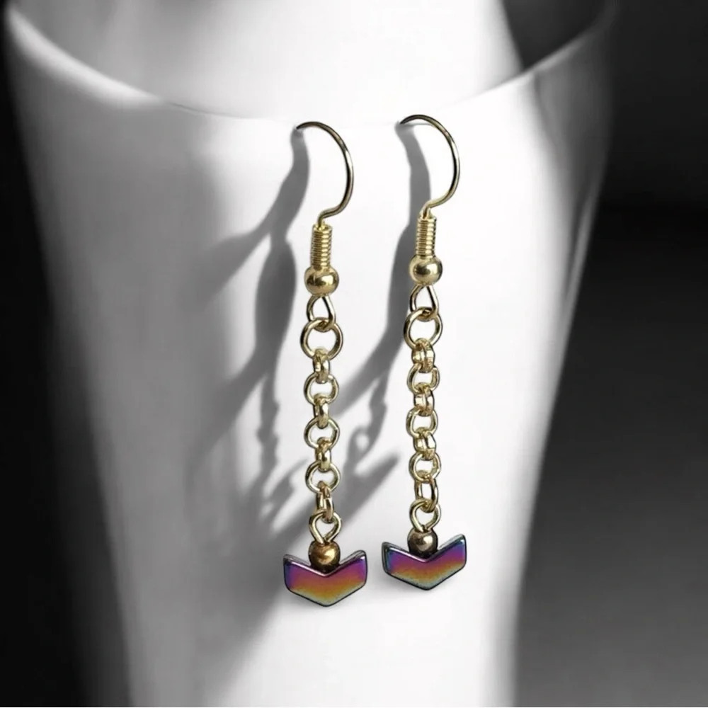 5 For $25💫Iridescent Swinging Chevron Hematite Dangles Earrings